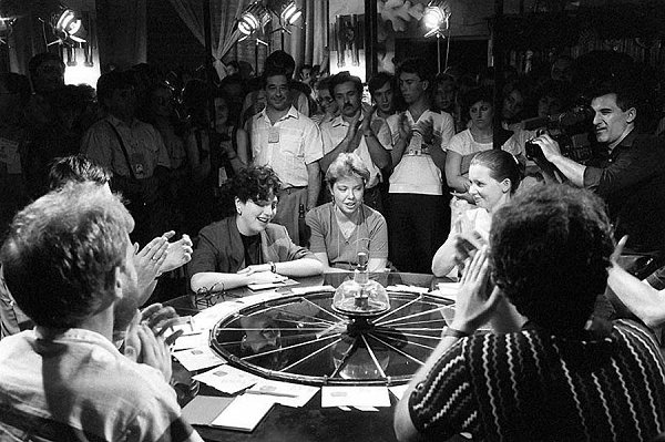 4 сентября 1975 г. 46 лет назад вышла в эфир первая передача телевизионного клуба знатоков «Что? ... - 5
