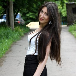 Yulia, 30, 