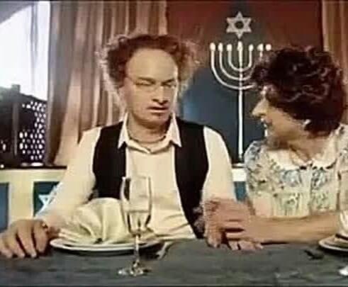 - Изя! И шо за лошадь… ты привел сегодня ночью в нашу хату? - Ой, мама! Бросьте мне эти мансы… - ...