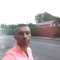 Viktor, 36, 