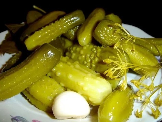 Огурцы как из бочки( квашеные). Огурцы как из бочки. Готовлю такие огурчики не один год - всегда ...