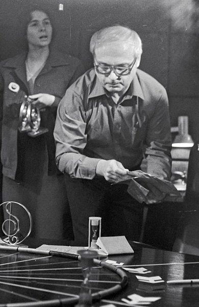 4 сентября 1975 г. 46 лет назад вышла в эфир первая передача телевизионного клуба знатоков «Что? ... - 4