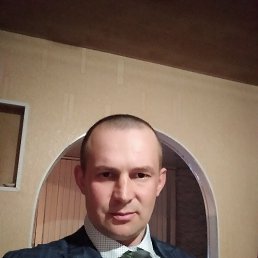 Максим, 39, Купянск