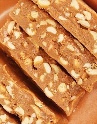 Щербет с арахисом.1. Арахис 1 стакан2. Молоко 1 стакан3. Сахар песок 3,5 стаканов4. Масло сливочное ...