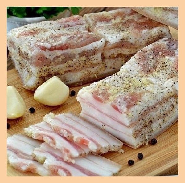 С нами очень вкусно! Готовимдома.рераснейшеесаловчесночноммаринаде. Ингредиенты: -сало-400гр. ...