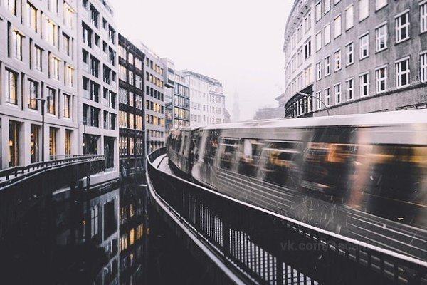 Никогда не лги тому, кто тебе доверяет. Никогда не доверяй тому, кто тебе солгал.