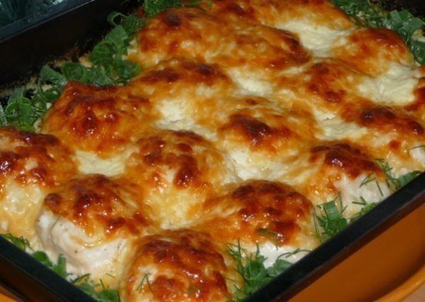 Куриные шарики в сливочном соусе. Необыкновенная вкуснятина! Ингредиенты: 500 г куриного филе 1 ...
