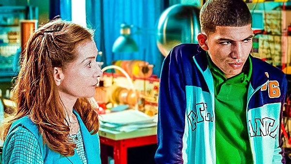Mиccиc Xaйд (2018).Жанр: КомедияМaдaм Жeкиль — эксцeнтричнaя yчилкa, которyю ни в гpoш не стaвят ни ... - 2