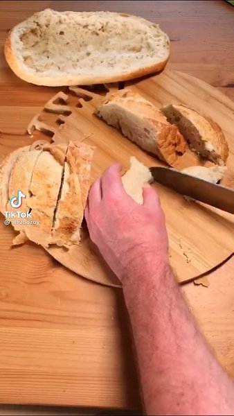 С таким хлебушком можно и никуда не ходить! Фильм, что-то попить и больше ничего не нужно - 3