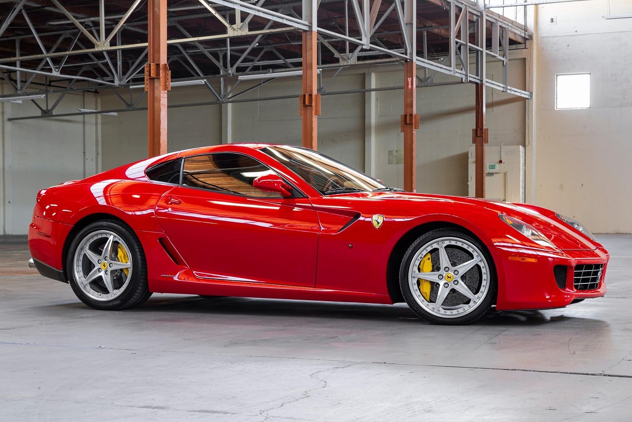 #Ferrari@autocult - 2