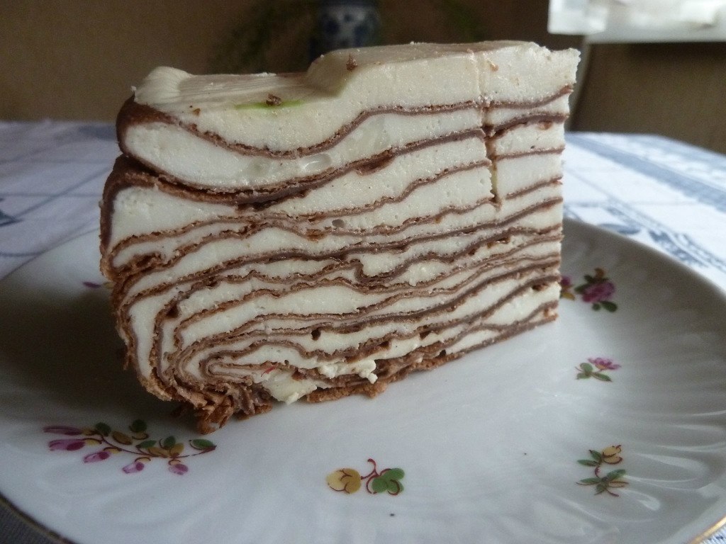 Блинный пирог.Испечь блинчики из следующих продуктов: 3-4 яйца ( в зависимости от крупности),1 ...