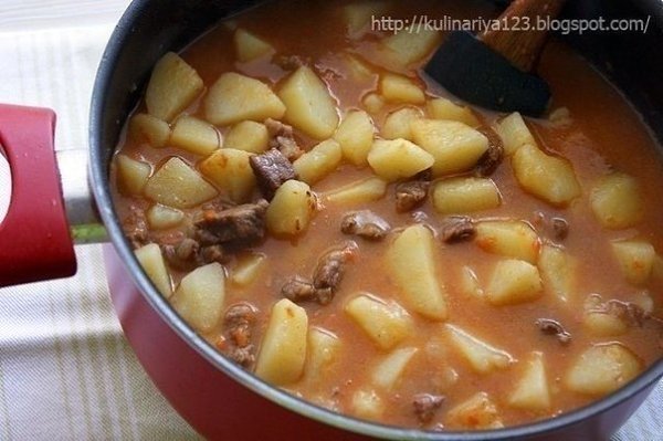 Картошечка, тушенная с мясом (как в д/садике).Ингредиенты:Говядина - 400-600 грЧищеный картофель - 1 ... - 9