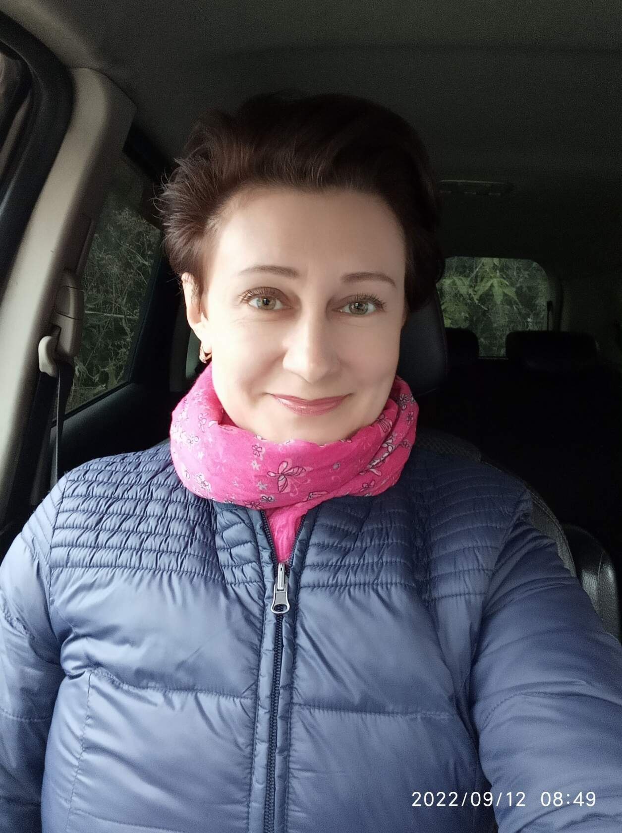 Я женщина, с которой нелегко, В роду которой даже были змеи, Внутри меня живут добро и зло, Я ...