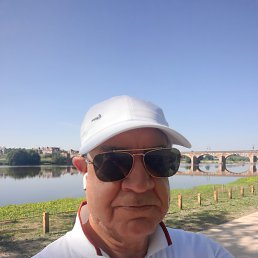 Rachid, 62, 