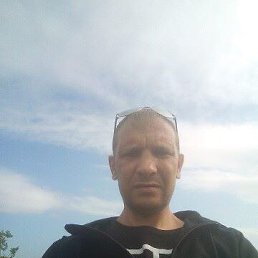 Valerik, 44 , -