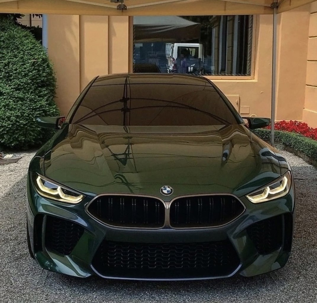  | BMW - 7  2023  12:15