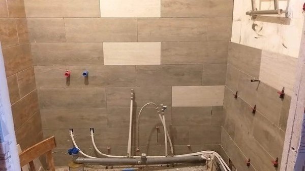 Кто там говорил, что девушки слабый пол) Вот Вам мастерица, девушка сама сделала ремонт в ванной - 3