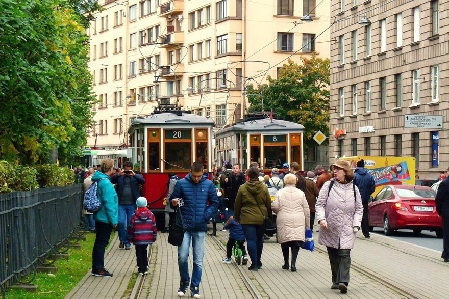 В Александровском парке отпразднуют 115-летие петербургского трамвая.В Александровском парке 1 ...