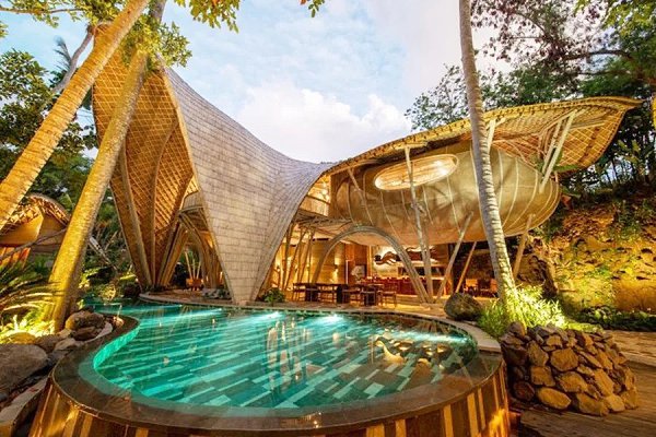 Индонезия , Бали, отель Ulaman Eco Retreat 5*.Малоэтажный комплекс Ulaman Retreat - это не просто ...