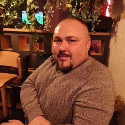 Vasyl, 40, 