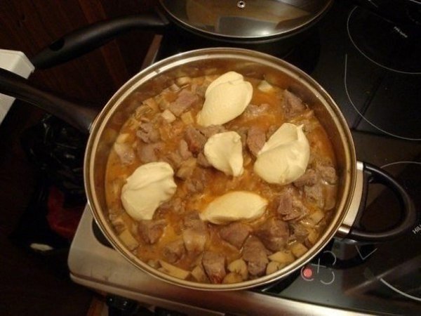 Мясо в сырном соусе.Ингредиенты:1. Мясо (у меня 1,5 кг замороженной свиной шеи)2. Шампиньоны (0,5 кг ... - 7