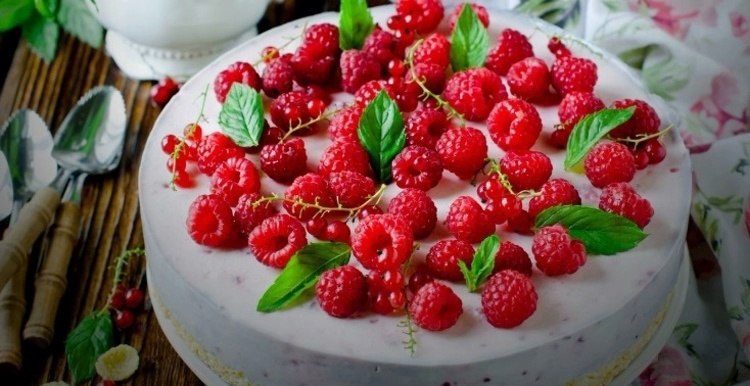 Муссовый торт с малиной, белым шоколадом и кукурузными хлопьями. Для приготовления этого чудесного ...