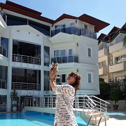 Nathalie, 58, 
