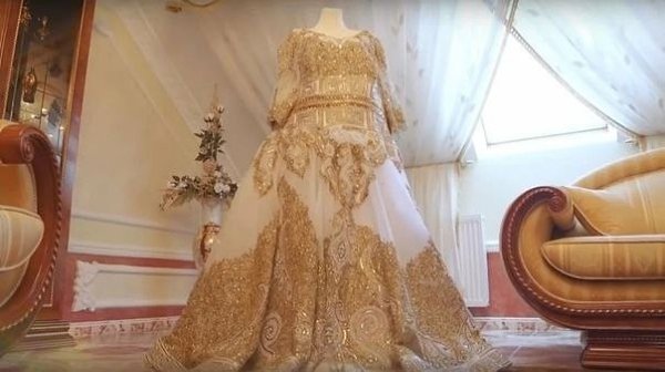 Свадьба цыган: 19-летняя невеста в платье за ДВЕНАДЦАТЬ миллионов рублей! тртртртртртр - 2