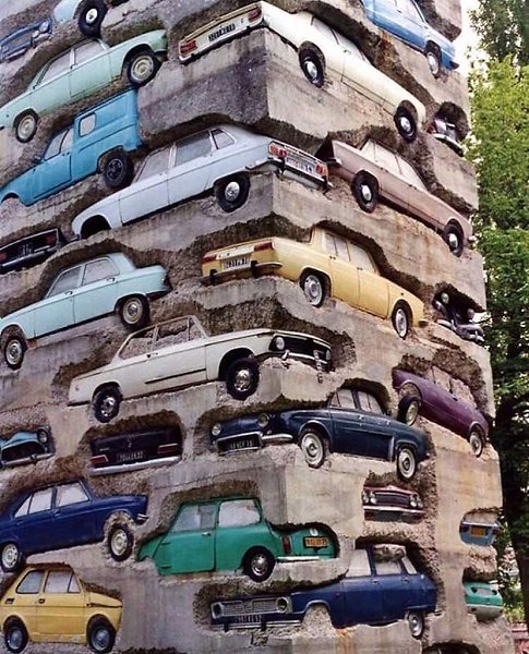 Долгосрочная парковка Армана Пьера Фернандеса, 1982 год.
