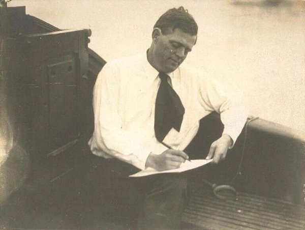 22  1916        .     ...