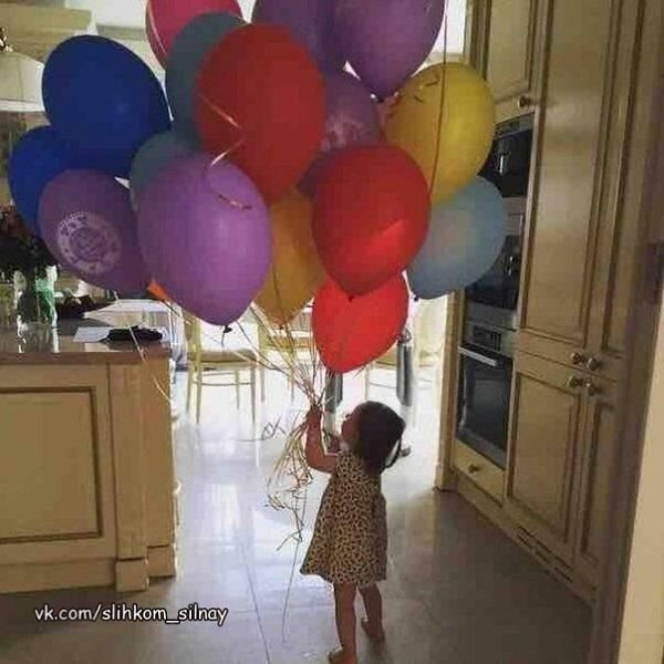 У меня 2 детей. Что я хочу на День Рождения? Хочу принять ванну и сходить в туалет. ОДНА. Хочу ...