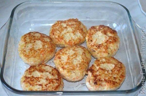 КОТЛЕТКИ-ОБМАНКИ ИЗ КУРИЦЫ И МОРКОВИ. Кажется, банальнее котлет, вряд ли можно придумать блюдо. Но и ... - 7
