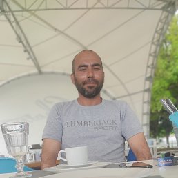 Mehmet, 39, 