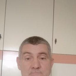 Oleg, 46, 