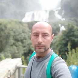 Serj, 41, 