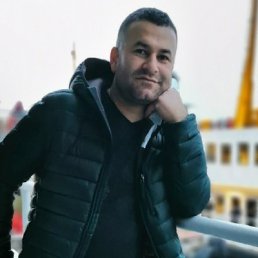 Deniz, 37, 