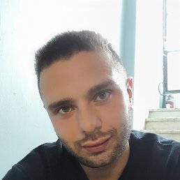 Kostas, 28, 