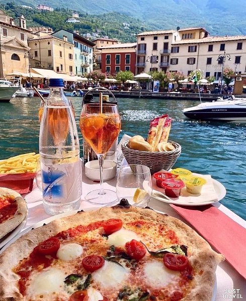 ��a��� � e�a.#art #travel #world - 2