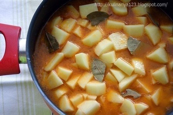 Картошечка, тушенная с мясом (как в д/садике).Ингредиенты:Говядина - 400-600 грЧищеный картофель - 1 ... - 7