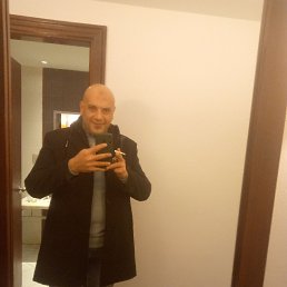 Amr, 43, 