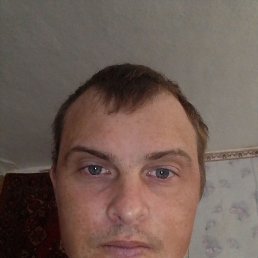 Василий, 29, Геническ