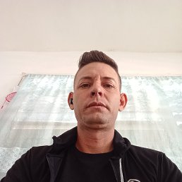 Luis Carlos, 34, 