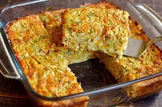 Овощной кугель - блюдо из сезонных овощей. Это блюдо представляет собой запеканку из тертых и мелко ...