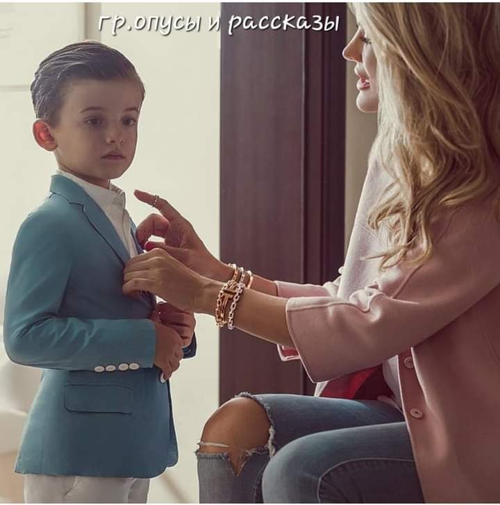 Тюльпаны. - Да что ж ты так трезвонишь в дверь! Ща, открою! Опять что ли ключи забыл?! – в сердцах ...