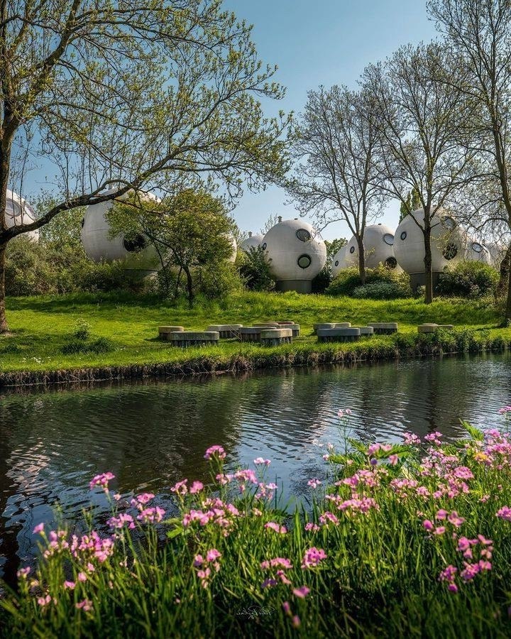 ,  Bolwoningen