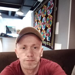 Ismail, 42, -