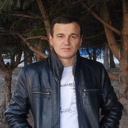 Oleg, 49, 