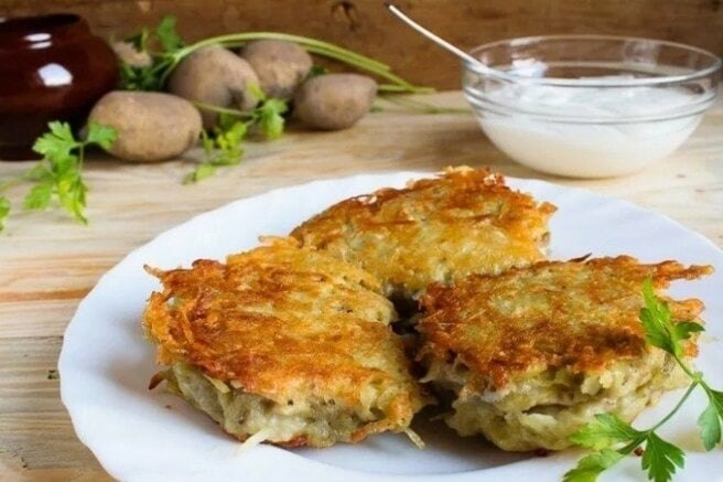 Белорусские колдуны в духовке.Картофельные котлеты с мясной начинкой.Тебе понадобится: 800 г ...