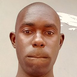 Hannington Okiri, �������, 27 ���