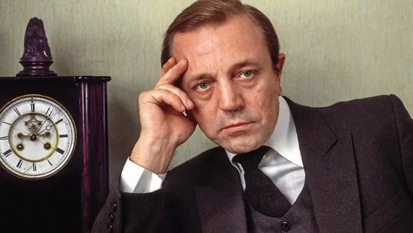 Жена младше на 40 лет, стал отцом в 66 лет: нелепая и трагичная смерть актера Анатолия Ромашина. ...